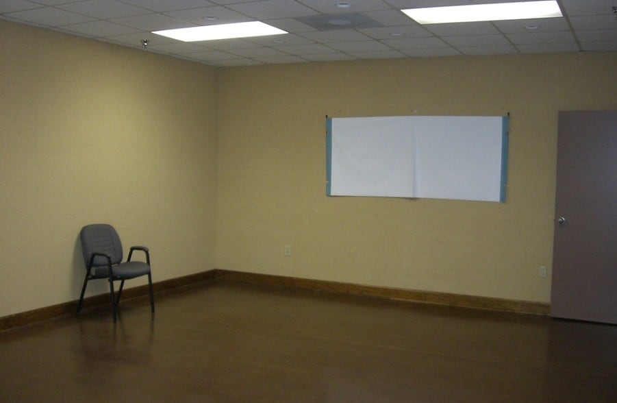 More Photos Of 895 Martin Rd, Huntsville Flex For Sale