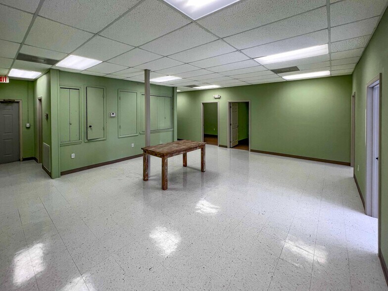 More Photos Of 2622-2632 Metairie Lawn Dr, Metairie Medical For Lease