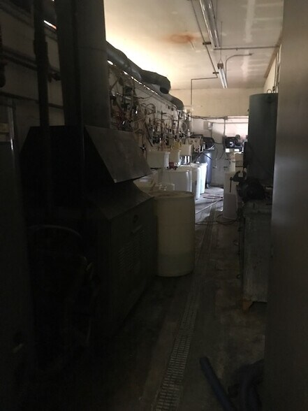 More Photos Of 2492 Youngstown Rd SE, Warren Carwash For Lease