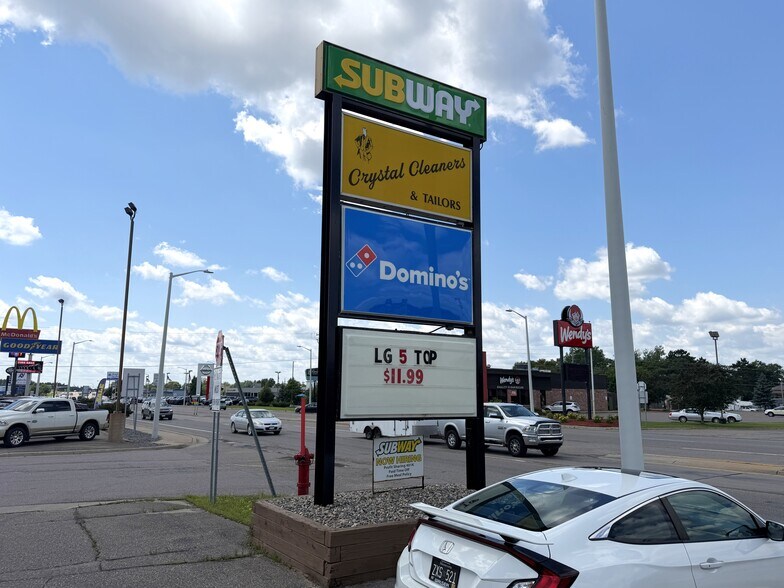 More Photos Of 421 W Washington St, Brainerd Storefront For Lease