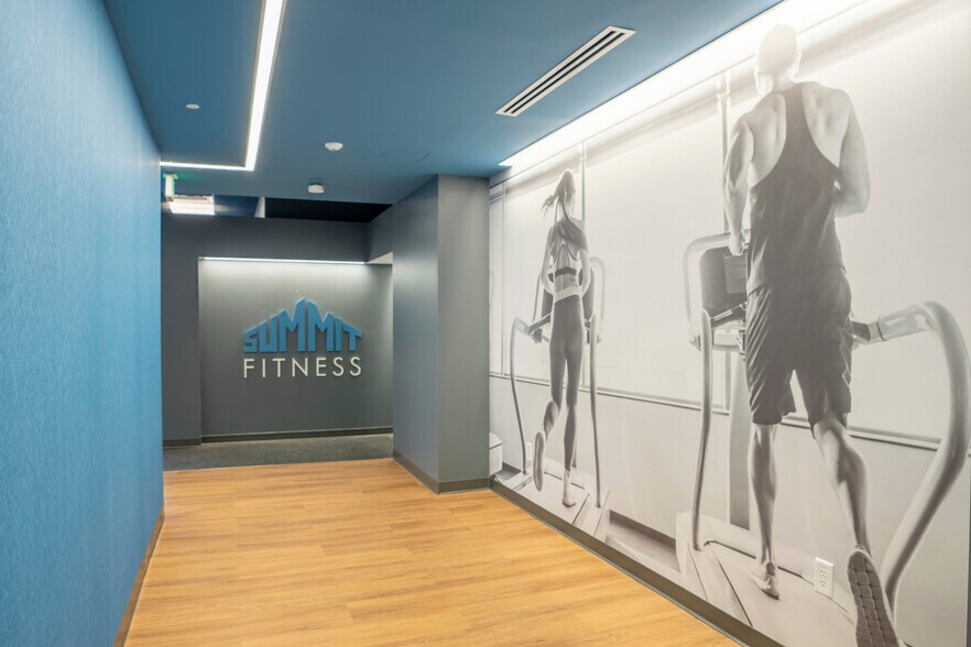 More Photos Of 1001 Summit Blvd, Atlanta Unknown For Lease