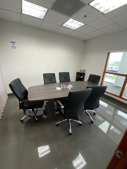 More Photos Of 10508 N Kendall Dr, Miami General Retail For Lease