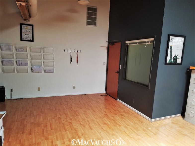 More Photos Of 300 S Raymond Ave, Pasadena Loft Creative Space For Lease