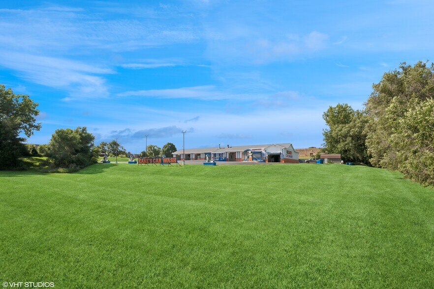 More Photos Of 731 Midwest Ct, Freeport Carwash For Sale