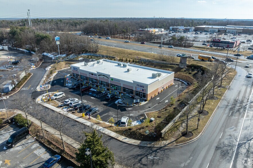 More Photos Of 3569 Russett Grn, Laurel Storefront Retail Office For Lease