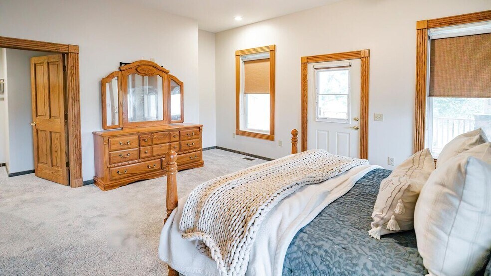 More Photos Of 352 MO-245, Dadeville Horse Stables For Sale
