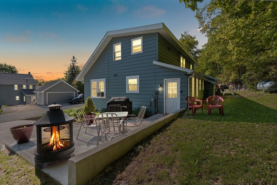 More Photos Of 10631 Bluffside Ln, Sister Bay Hotel For Sale