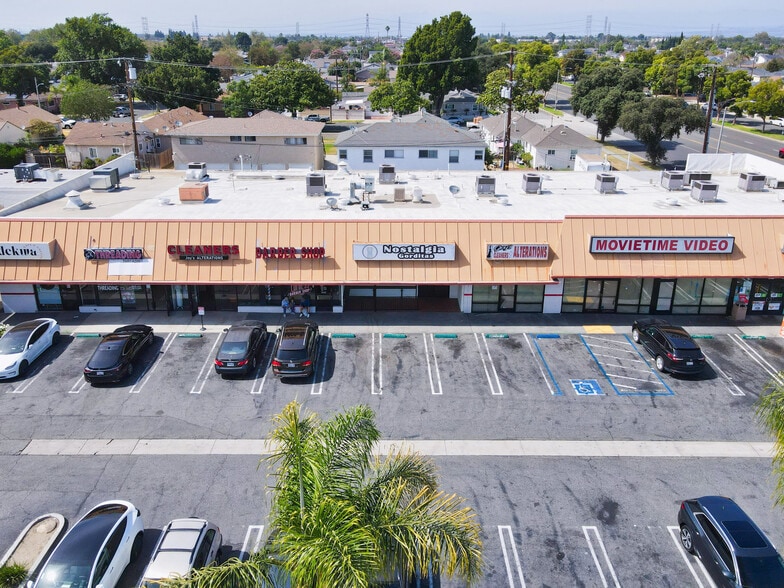 More Photos Of 5835 Bellflower Blvd Unit C, Lakewood Storefront For Lease