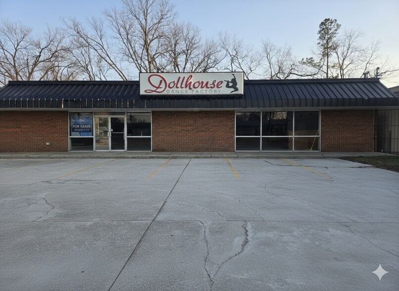 More Photos Of 5357-5365 1st Ave N, Birmingham Unknown For Lease