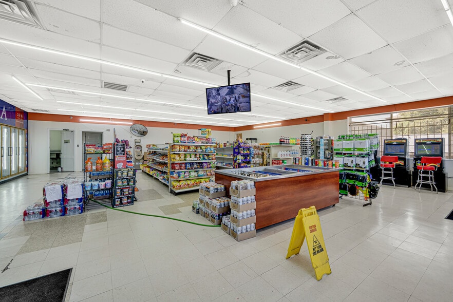 More Photos Of 4255 S Kirkwood Rd, Houston Storefront For Sale