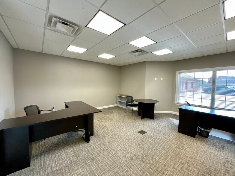 More Photos Of 784 Wall St, O'Fallon Office For Lease