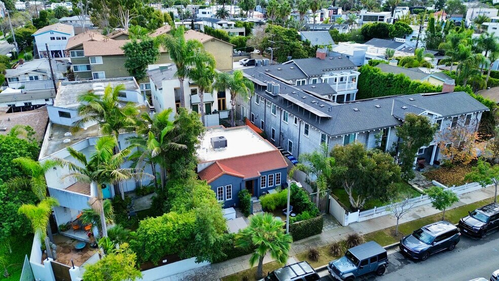 More Photos Of 558 San Juan Ave, Venice Apartments For Sale