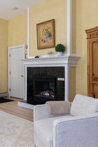 More Photos Of 54 Red Clover Ln, Mendon Hotel For Sale