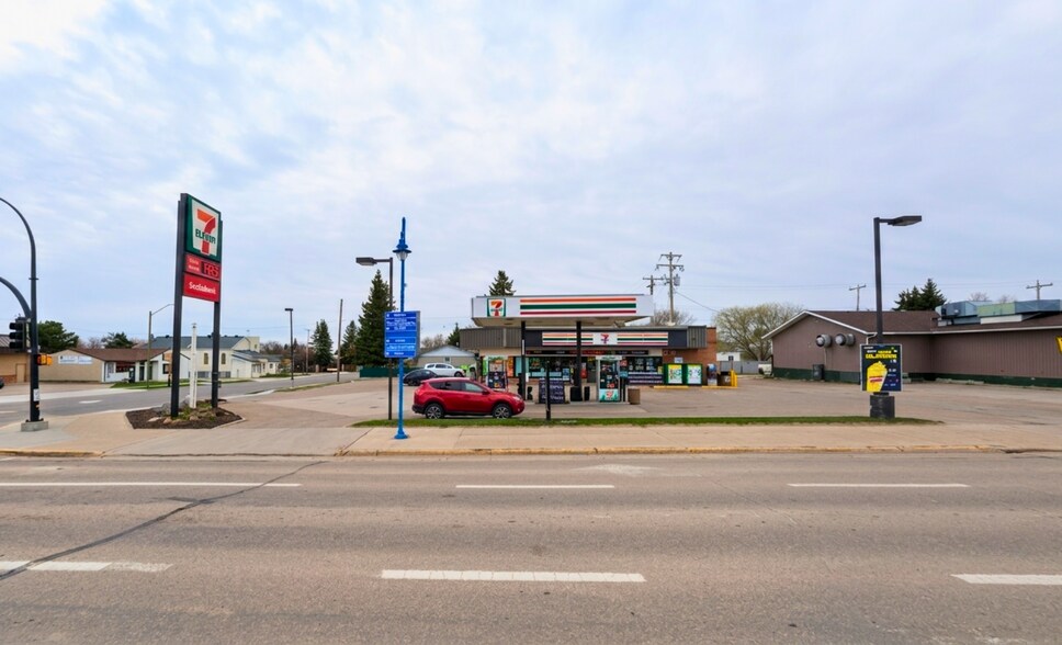 Primary Photo Of 4913 50 Ave, Drayton Valley Convenience Store For Sale