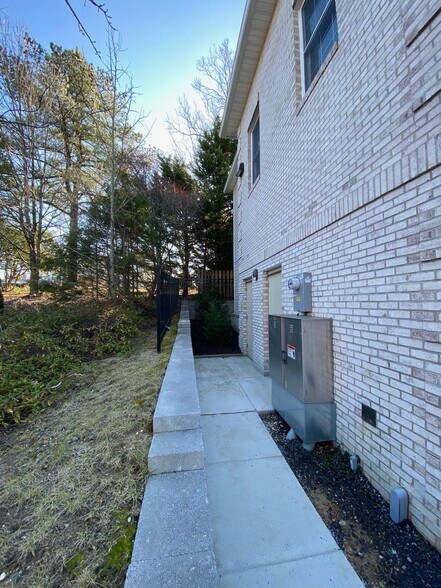 More Photos Of 11623 Philadelphia Rd, White Marsh Medical For Sale