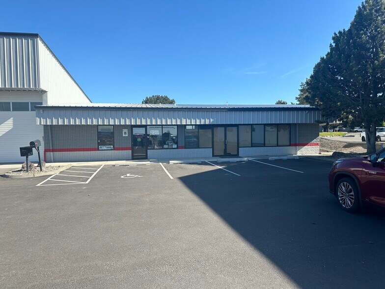More Photos Of 6713 W Clearwater Ave, Kennewick Flex For Lease