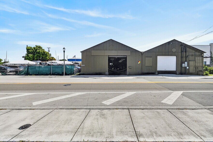 More Photos Of 4200 Georgia Ave, West Palm Beach Industrial For Lease