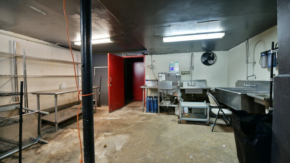 More Photos Of 5909 71st Ave, Ridgewood Restaurant For Sale