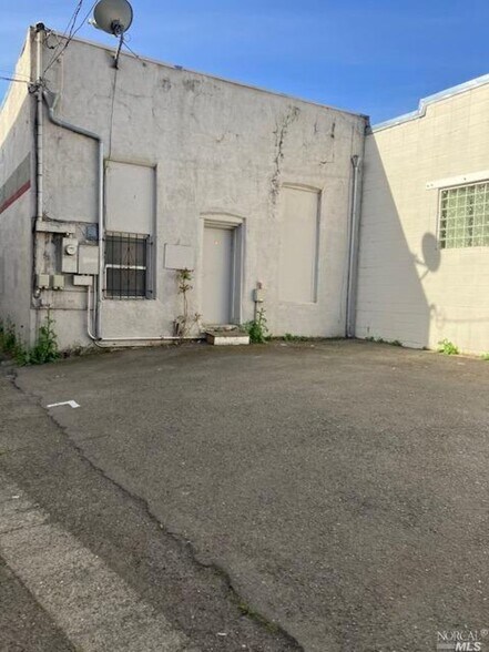 More Photos Of 150 3rd St, Lakeport General Retail For Lease
