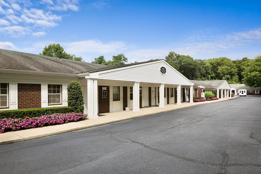 Primary Photo Of 329 Middle Country Rd, Smithtown Medical For Lease