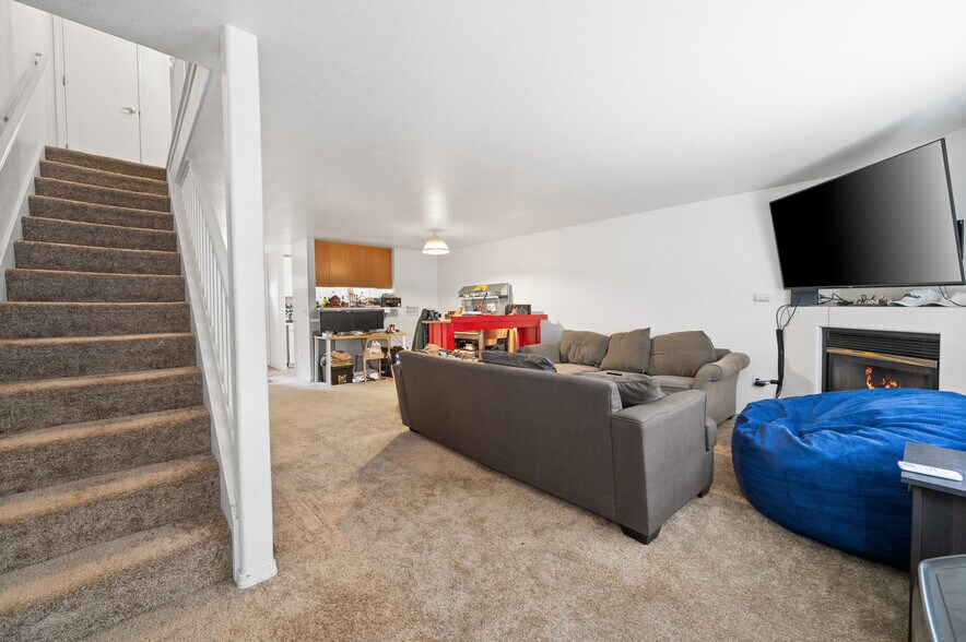 More Photos Of 2150 SW Canyon Dr, Redmond Apartments For Sale