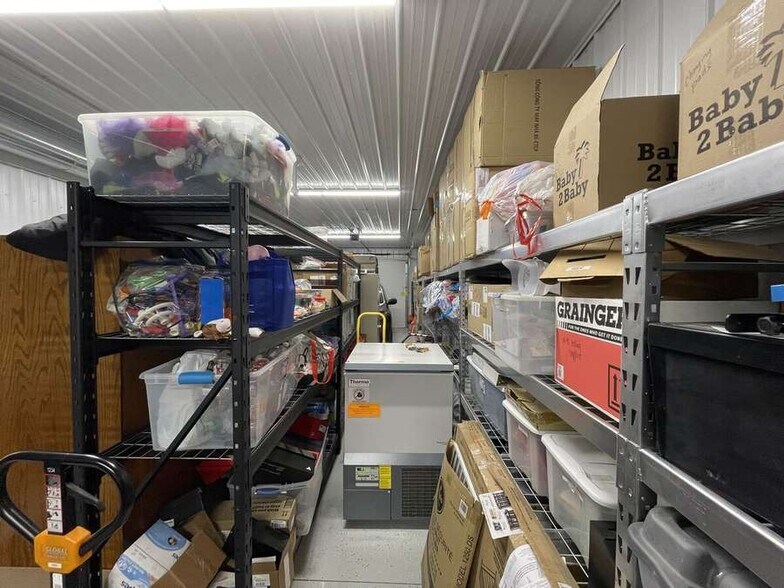 More Photos Of 927 J St, Burwell Flex For Sale