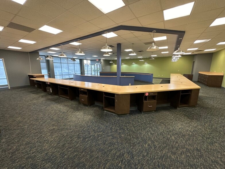 More Photos Of 1440 Madison Ave, Indianapolis Freestanding For Lease