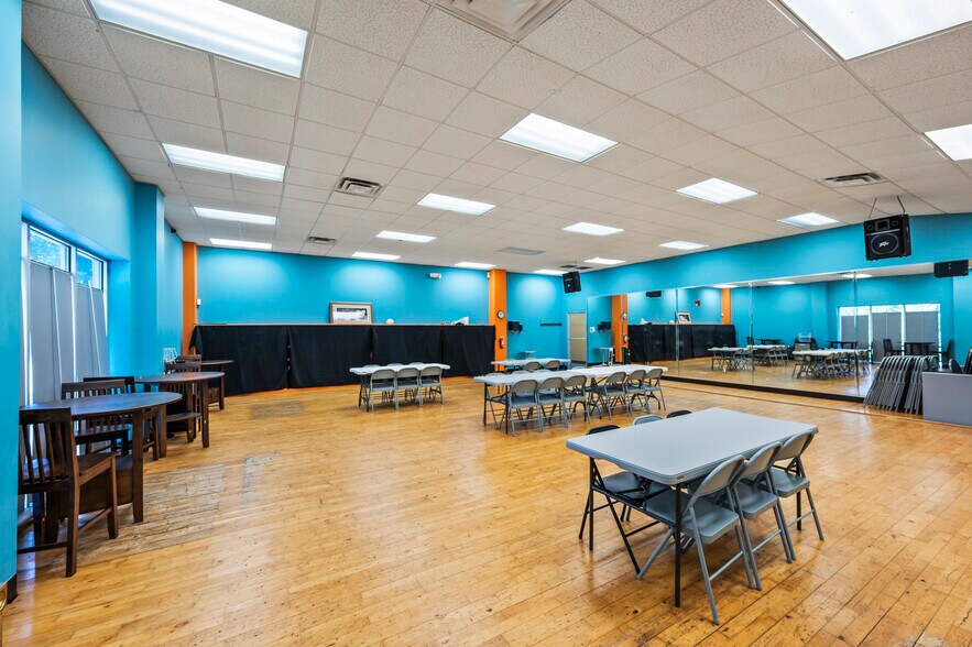 More Photos Of 3300 Reynolda Rd, Winston-Salem Light Manufacturing For Sale