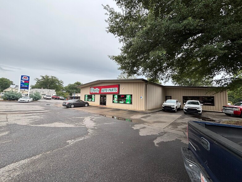 More Photos Of 120 E Main St, Boonville General Retail For Lease