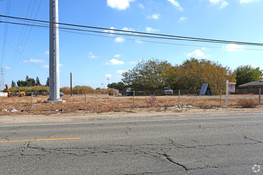 More Photos Of 580 S Airport Way, Manteca Land For Sale