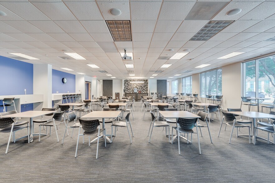 More Photos Of 3929 W John Carpenter Fwy, Irving Office For Lease