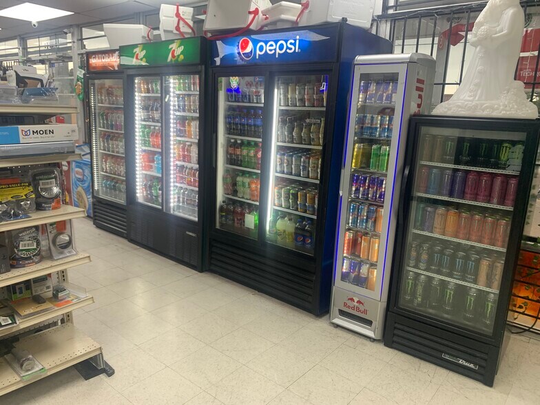 More Photos Of 2630 Walnut Hill Ln, Dallas Convenience Store For Sale