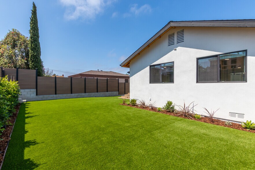 More Photos Of 2419 Chicago St, San Diego Apartments For Sale