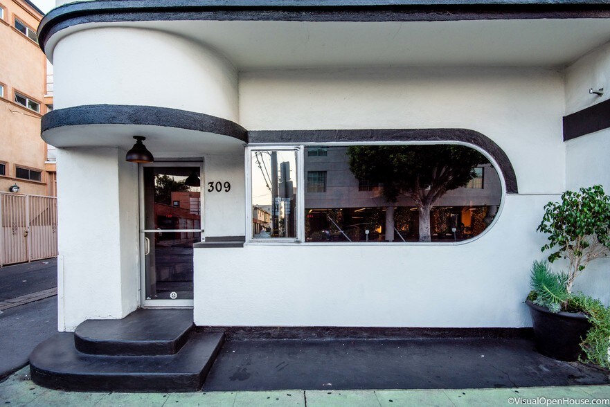 More Photos Of 8400 W 3rd St, Los Angeles Storefront For Lease