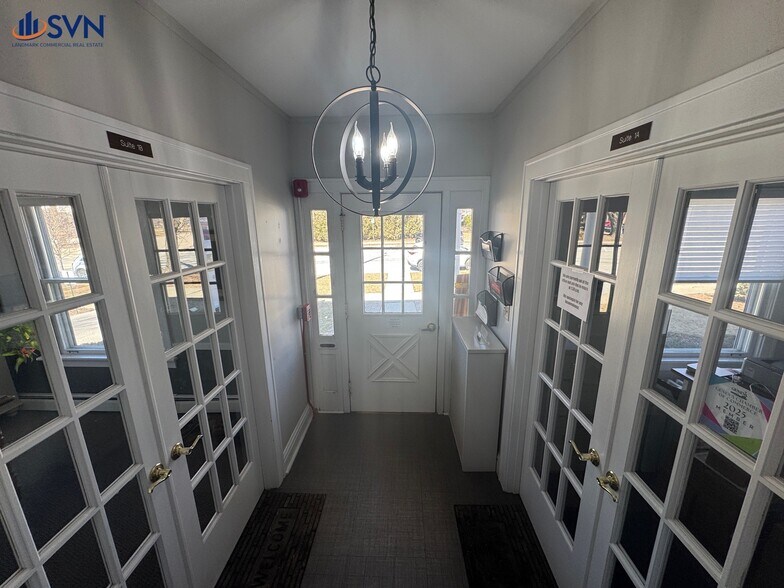 More Photos Of 202 Campbell St, Geneva Office For Lease