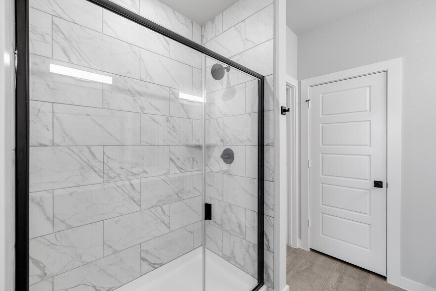 More Photos Of 4059 Clovis St, Midlothian Multifamily For Sale
