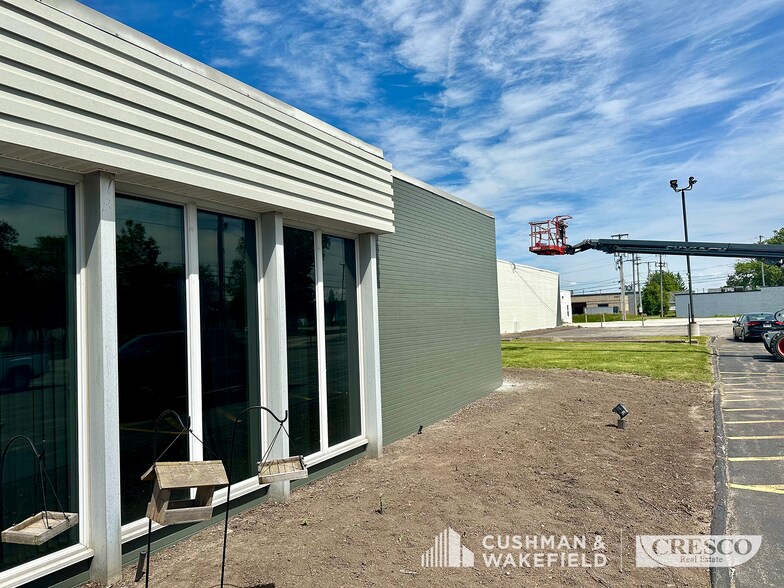 More Photos Of 24455 Aurora Rd, Bedford Heights Warehouse For Lease
