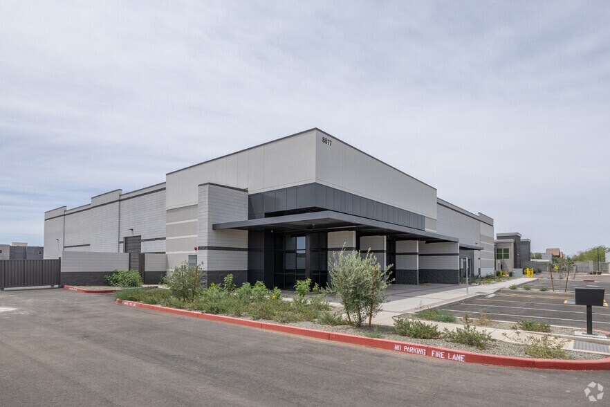 More Photos Of 8817 E Pecos Rd, Mesa Warehouse For Lease