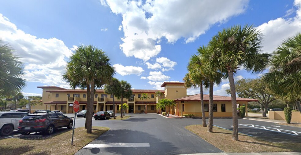 More Photos Of 20 Barkley Cir, Fort Myers Medical For Lease