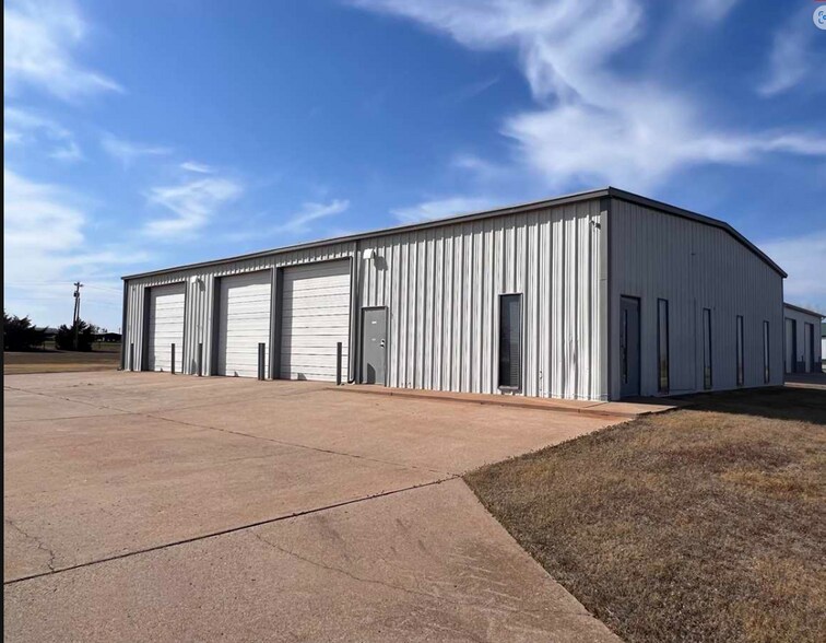 More Photos Of 507 S 25th St, Blackwell Manufacturing For Sale