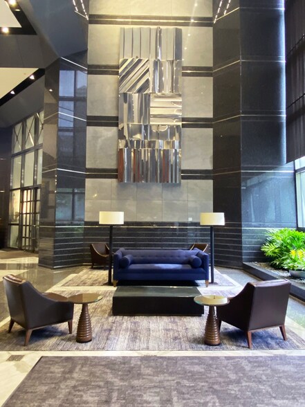 More Photos Of 50 N Laura St, Jacksonville Office For Lease