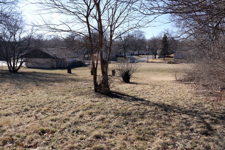 More Photos Of 12816 E 47th St S, Independence General Retail For Sale