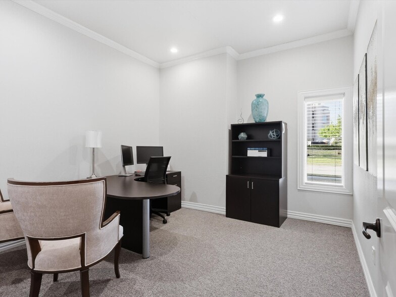 More Photos Of 101 Countryside Ct, Southlake Medical For Sale