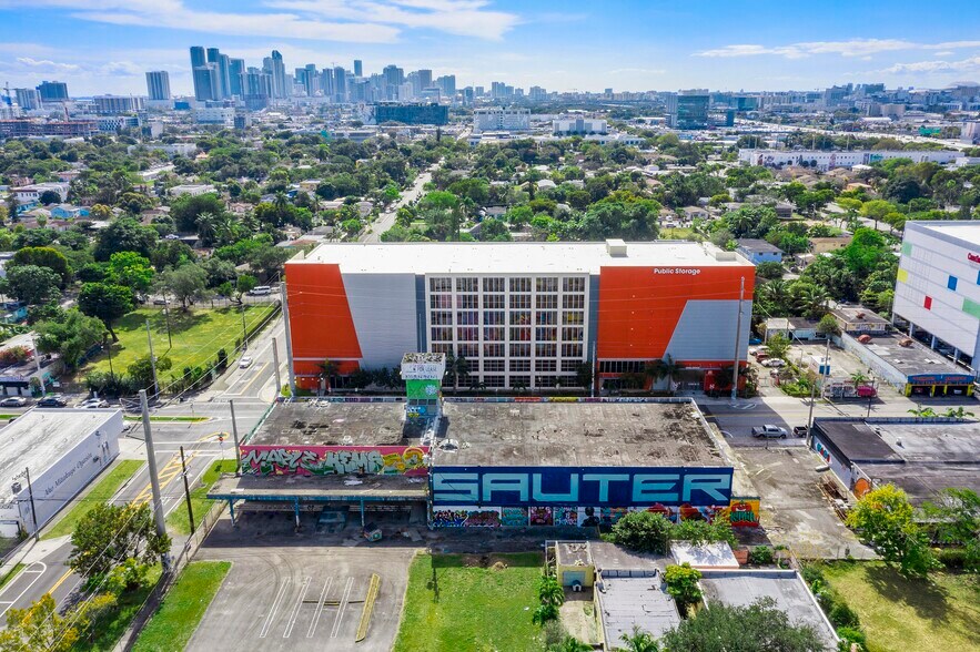 More Photos Of 301 NW 36th St, Miami General Retail For Sale