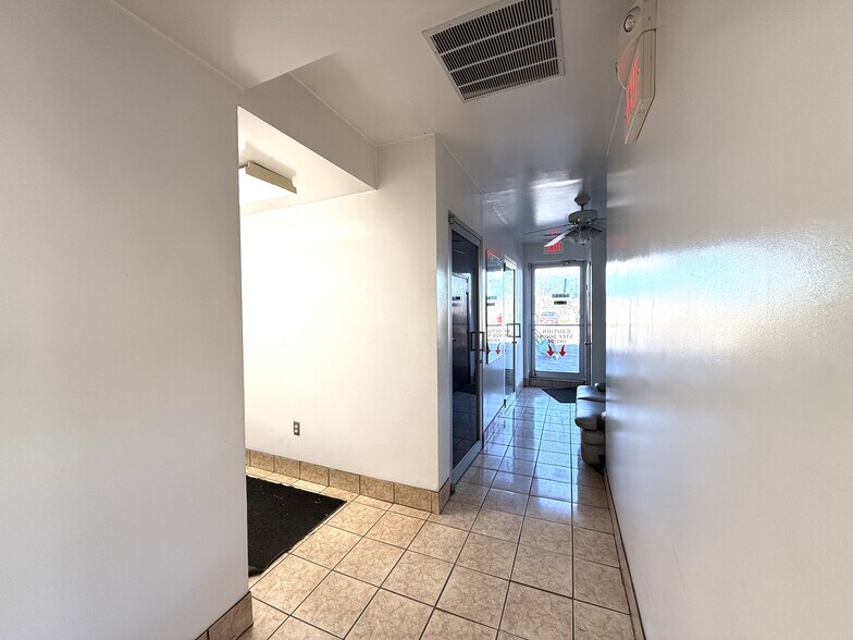 More Photos Of 31 US Route 11, Central Square Auto Dealership For Lease