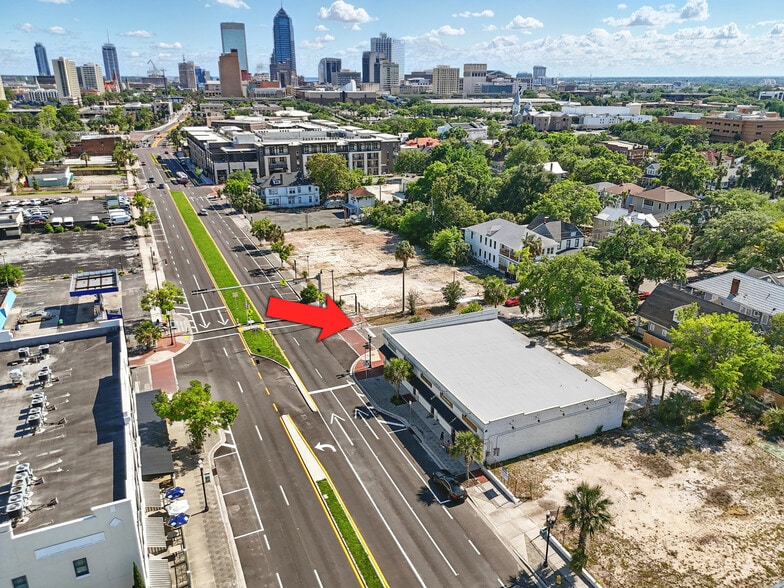 More Photos Of 1300-1310 N Main St, Jacksonville Storefront For Lease