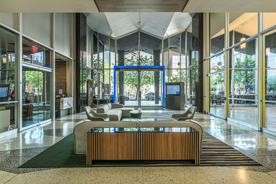 More Photos Of 111 W Monroe St, Phoenix Office Residential For Lease