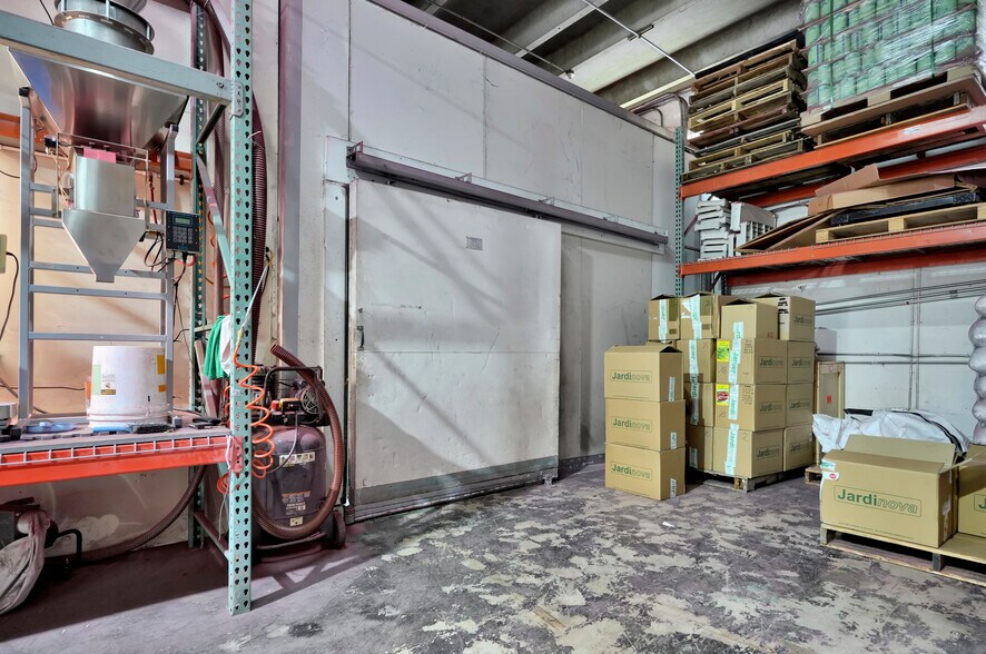 More Photos Of 3347 NW 74th Ave, Miami Warehouse For Sale
