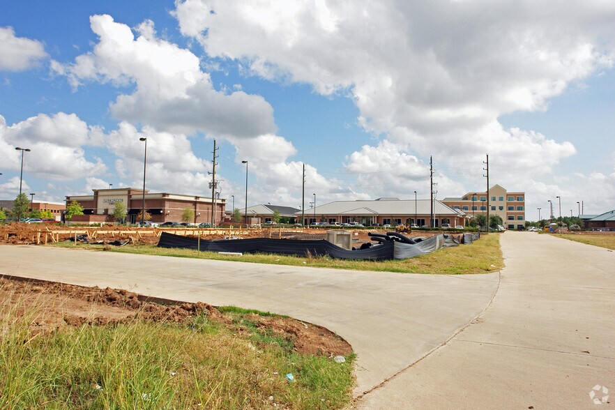 More Photos Of 1437 Highway 6, Sugar Land Medical For Lease