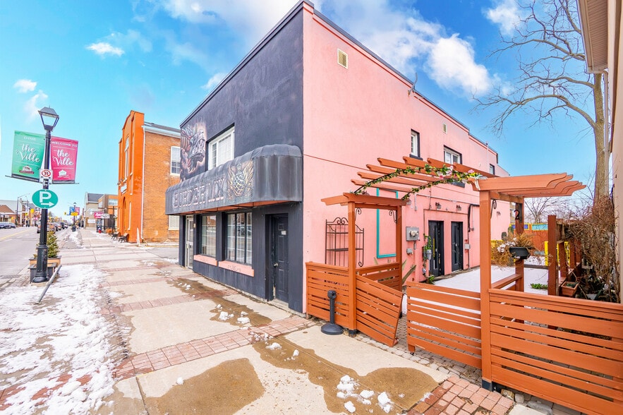 More Photos Of 277 Queen St S, Mississauga Storefront Retail Residential For Lease